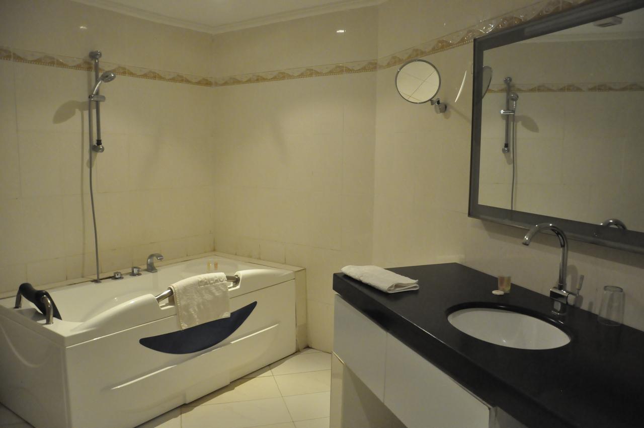 Palace Hotel Ouagadougou Dış mekan fotoğraf